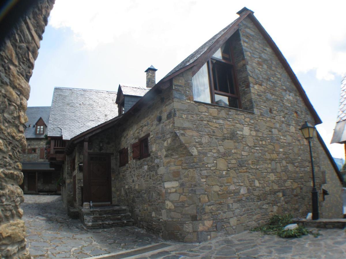Casa De Piedra Con Encanto En El Bonito Pueblo De Bagergue Exterior photo